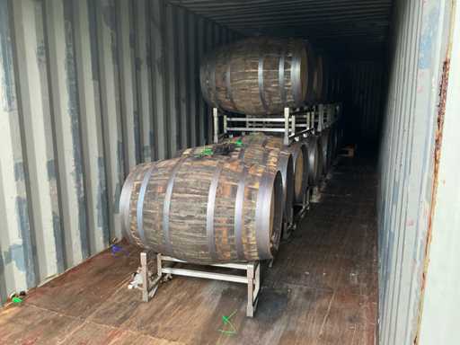 Single Grain Whisky (22 barrels, 5,404 litres, aged 6 years)