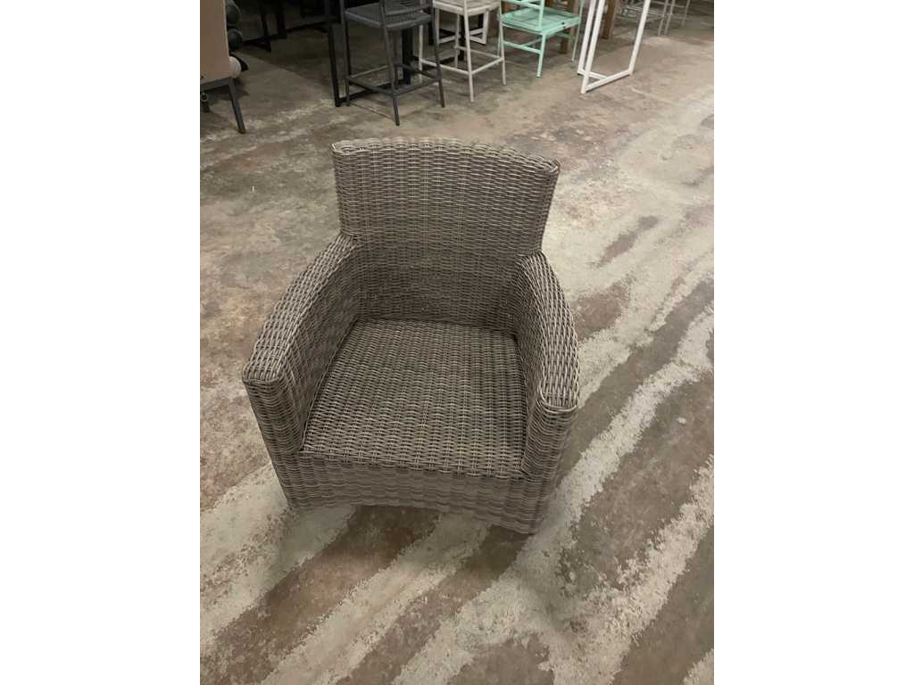 Borek lounge chair