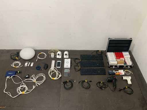 Batch of various electronics