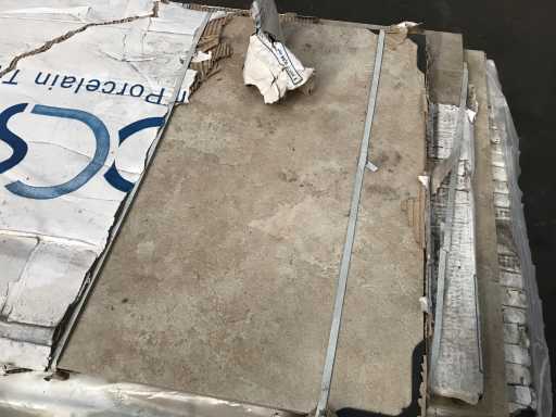 keramische tegels ca. 18,9m2