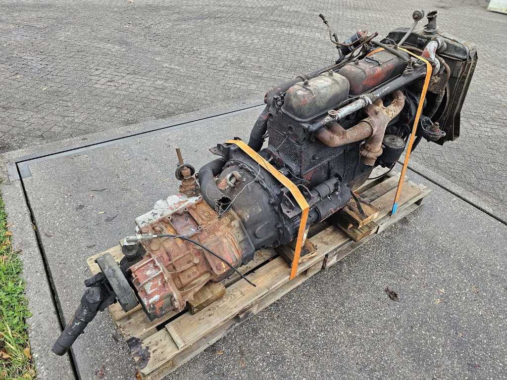 Berliet - M-520 - Motor mit Getriebe