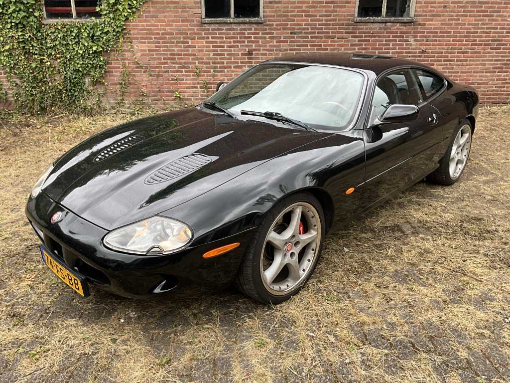 Jaguar XKR 4.0 Coupe (2000) 