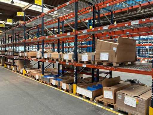 Raft pentru paleți fără conținut (de 3 ori dimensiunea câmpului)