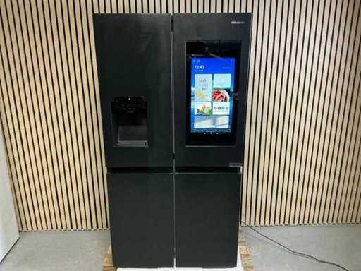 Hisense RQ760N4IFE. Freistehender amerikanischer Kühlschrank