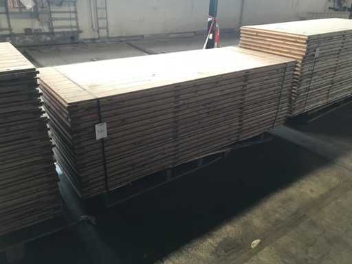 Peretele interior al baracei de tip bulkhead (17x)