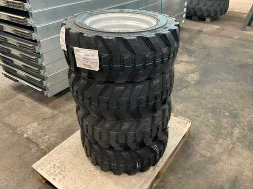 BKT H.D PROTEZIONE CERCHIO A PARETE LARGA Pneumatico con cerchi (4x)