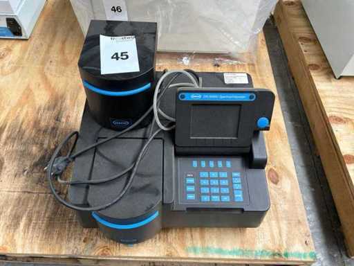 Hach DR/4000U Spectrophotometer