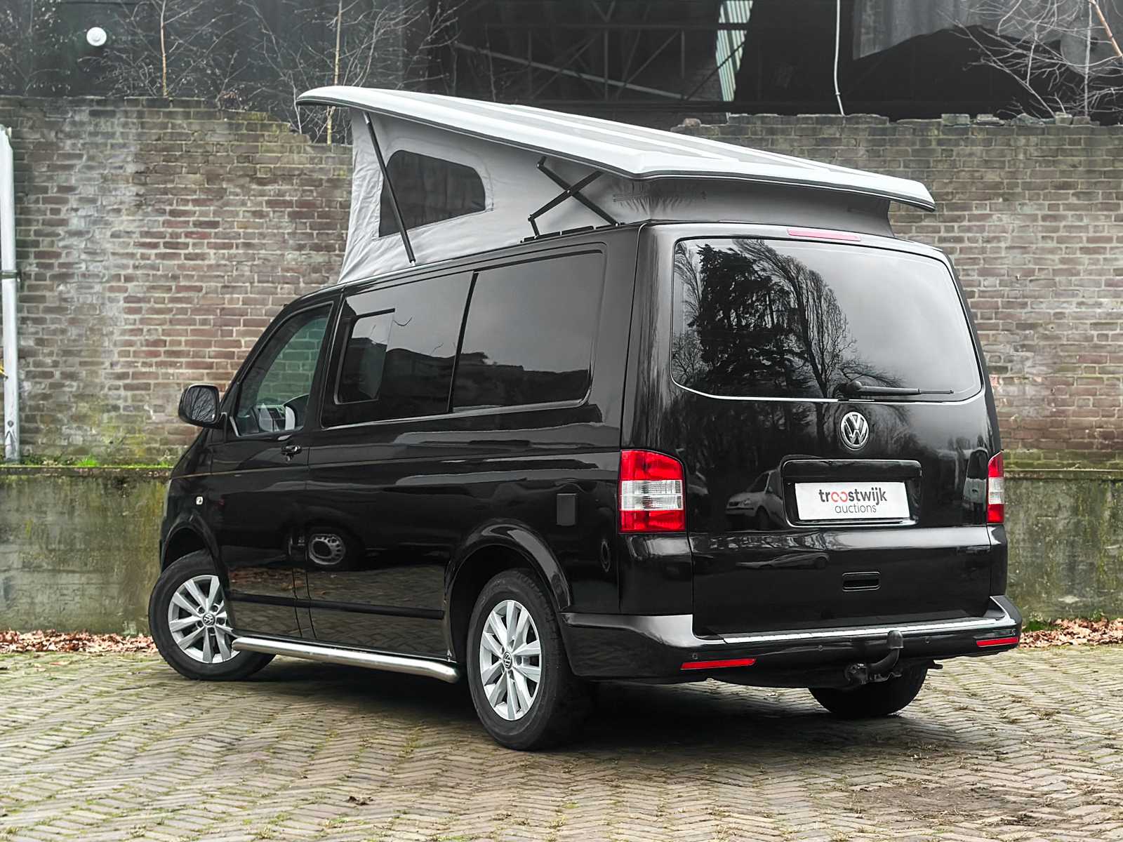 Volkswagen Transporter 7J0 T5 2.0 L1H1 84kW Camper 116pk 2012, HXR-32-F