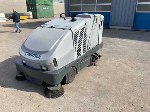 Nilfisk CR1400 Self-propelled sweeper