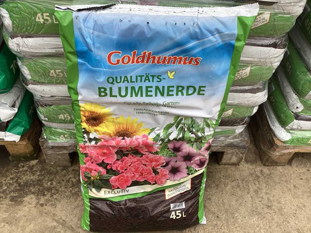 10 bags of potting soil of 45 litres
