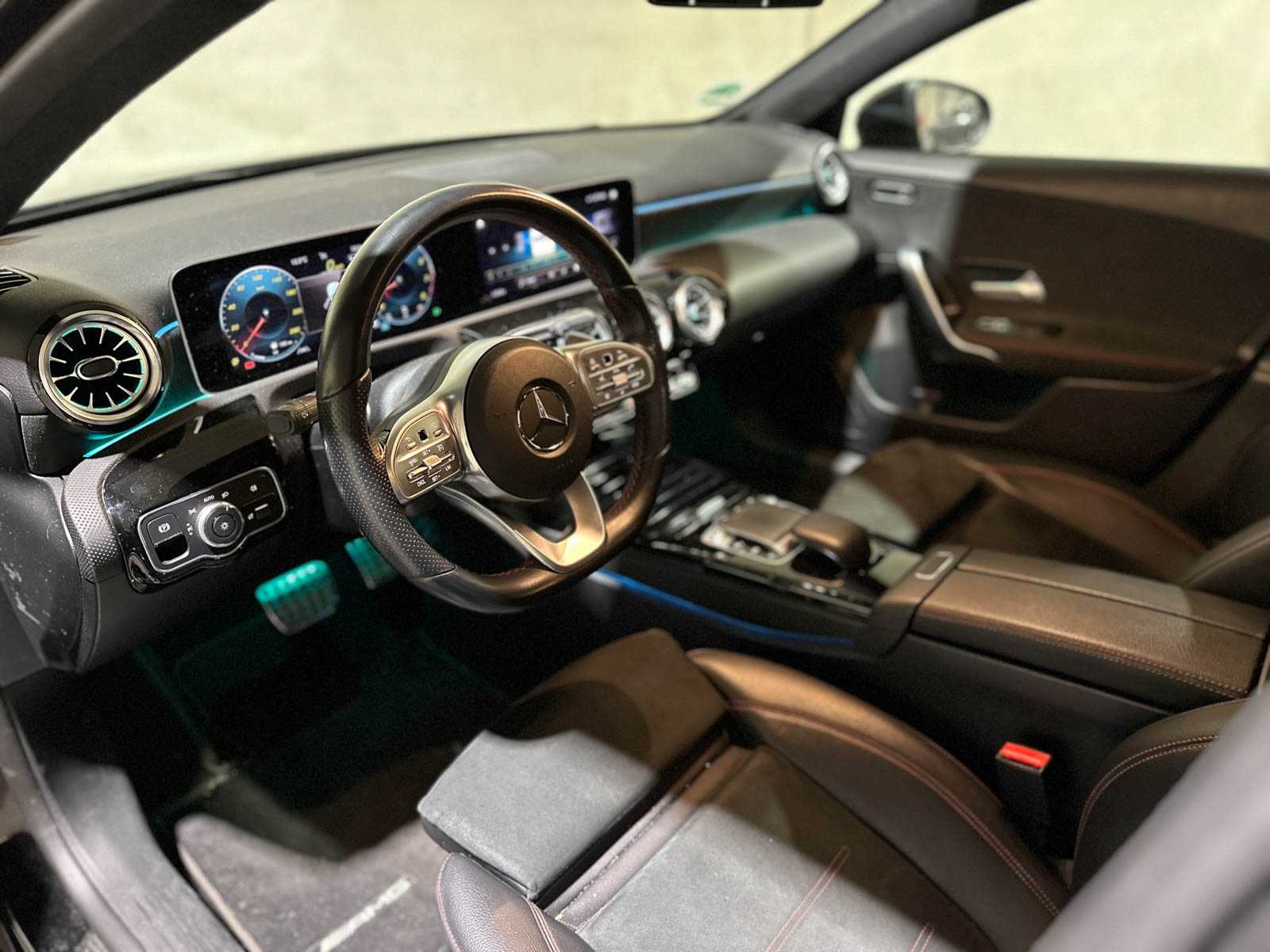 Mercedes-Benz A200 Business Solution AMG A-klasse 163pk 2020 (Origineel-NL), J-049-DZ