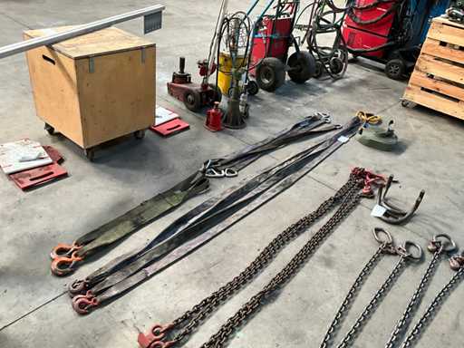 Diverse hijsbanden (8x)