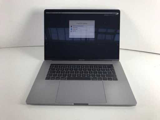 Apple MacBook Pro 15.4", Core(TM) i7 7th Gen, 16 GB RAM, 500 GB, Inc. Radeon Pro 560 Laptop