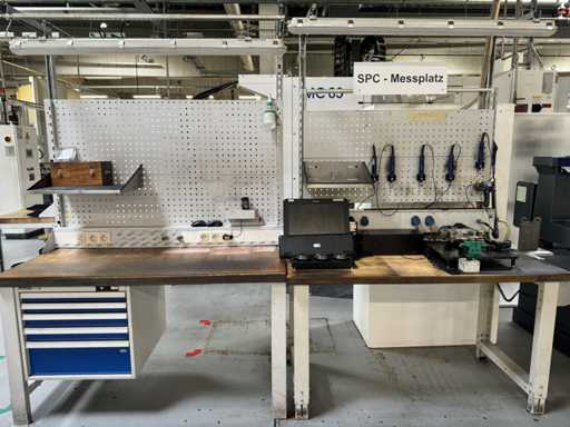   2 établis de montage