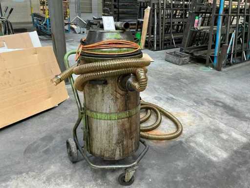 Industrial vacuum cleaners