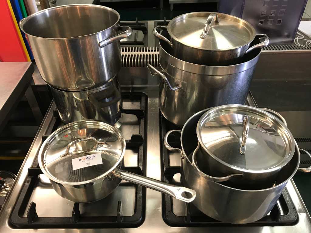 Various cooking pots (7x)