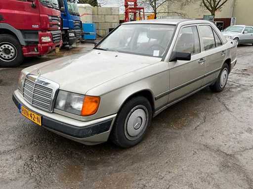 1987 Daimler benz 200-500 (W124) E300 Passenger car