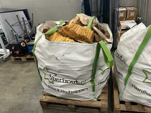 Sack mit Feuerholz