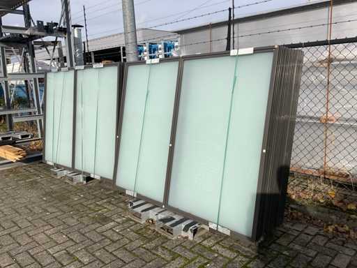Aluminium kozijnen met raam (22x)