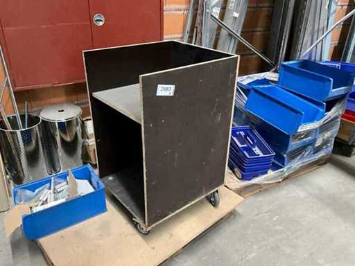 Piccolo assemblaggio del carrello del regista con ruote 60x60x100cm