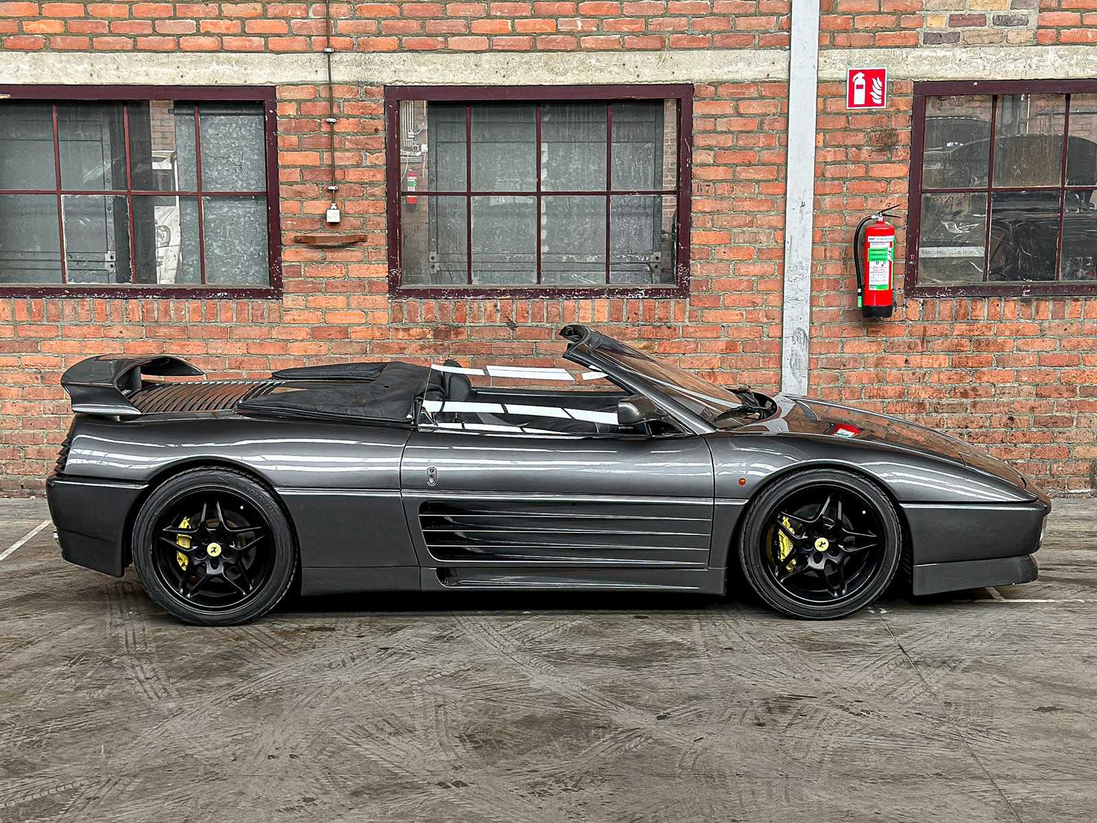 Ferrari 348 spider 3.4 V8 320pk 1993 (33.000 KM) Youngtimer