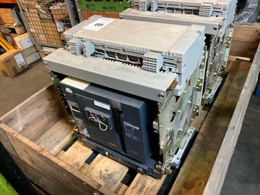 Merlin Gerin Masterpact NW25 H1 / 2500 A wyłącznik powietrzny