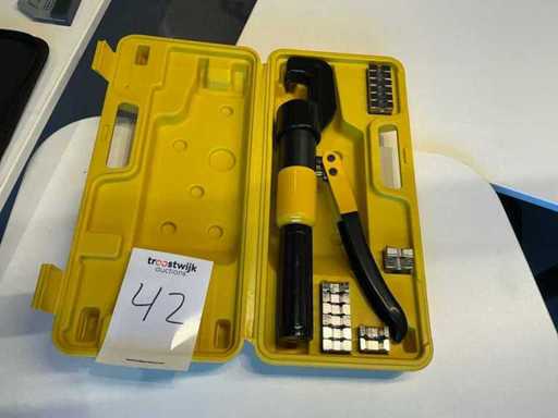 Pince à mâchoire à presse HBM 7810