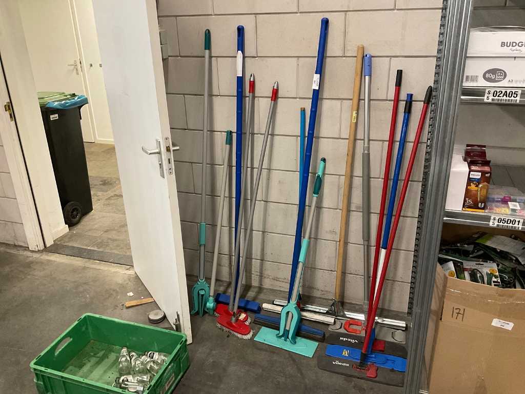 Various handle tools (13x)