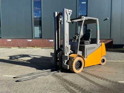 Wagon élévateur Jungheinrich EFG545 2015