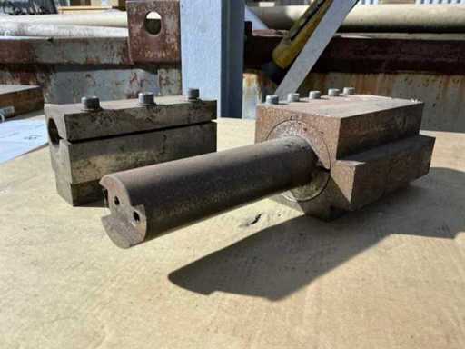 Turning bar clamp (2x)