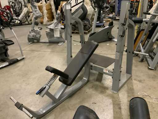 precor icarian incline bench Krachtstation