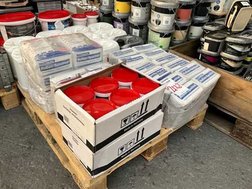 Pallet of various stucco