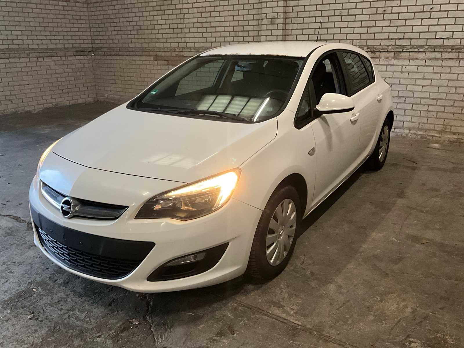 Opel Astra 210073KM Year: 2012