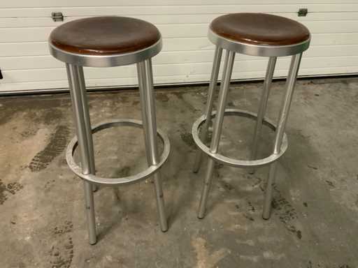 Bar stool (2x)