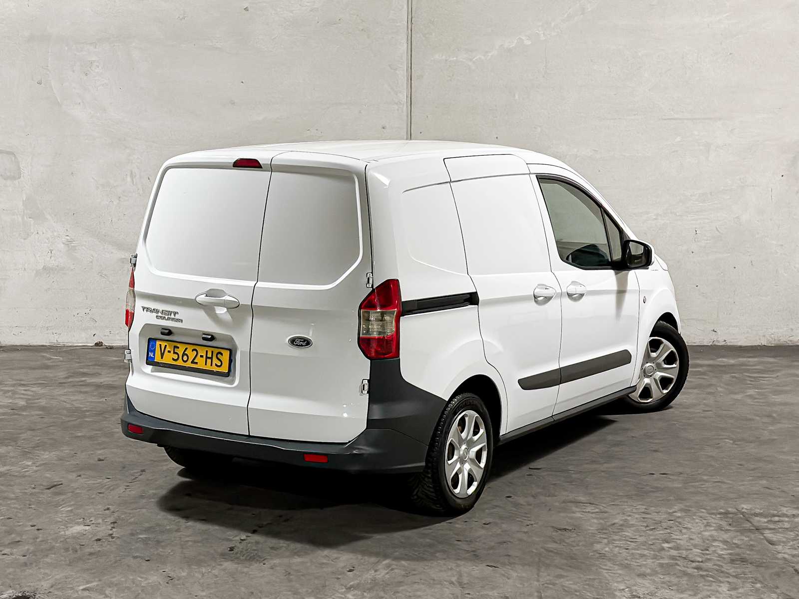 Ford Transit Courier 1.5 TDCI Trend 75pk 2017 (Origineel-NL + 1e eigenaar), V-562-HS
