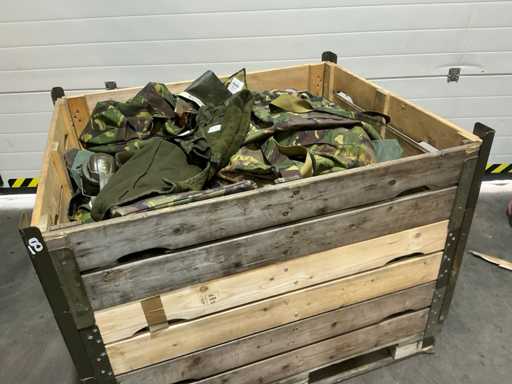 Various NL Army Clothing