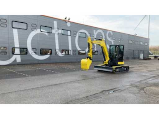 cd79e3ce-26f8-41c7-a136-1035fea23c3c.mp4