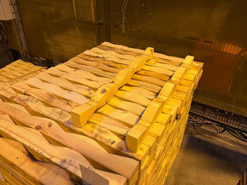 Contoured dunnage for pipes | Troostwijk Auctions