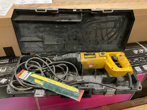 Sega a pistone DeWalt DW306