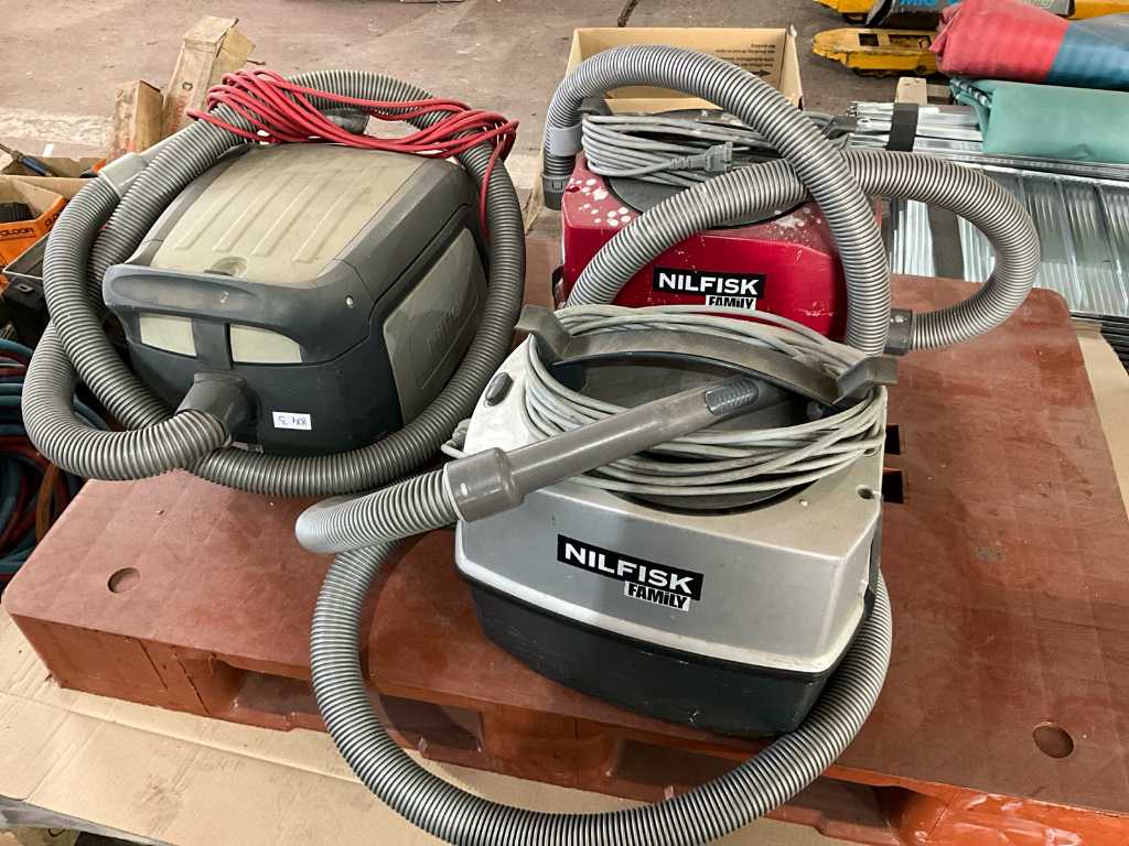 Various NILFISK vacuum cleaners (3x)