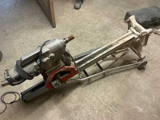 Bormașina diamantată Cardi pe trepied