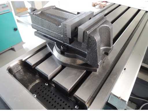 WMT TYPE 16 Machine Vise