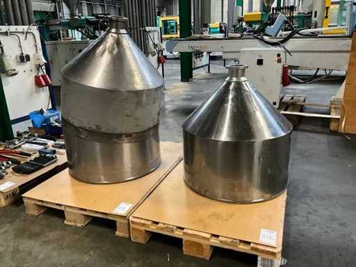 Verschiedene Granulate spritzgegossener Fülltrichter (3x)