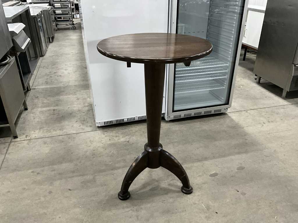 Standing table