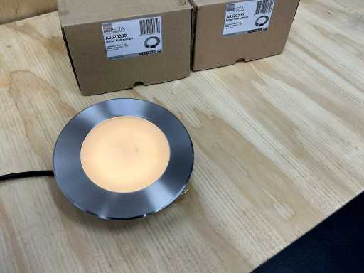 Artecta - Dallas T16R - Spot la sol cu lumin? moale (2x)