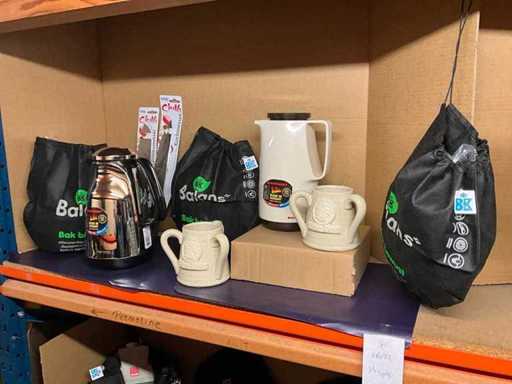 Lotto di vari utensili da cucina