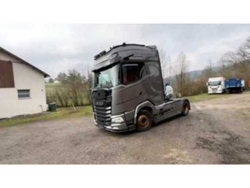 f93eabc9-97b5-4da2-a156-d9968276ed52.mp4