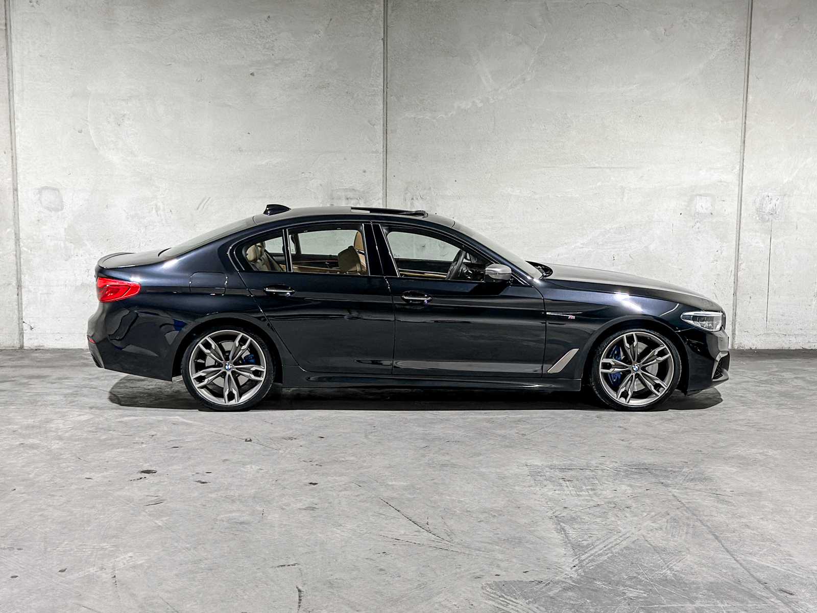 BMW M550i xDrive High Executive G30 462pk 2018 (Origineel-NL), RS-253-R