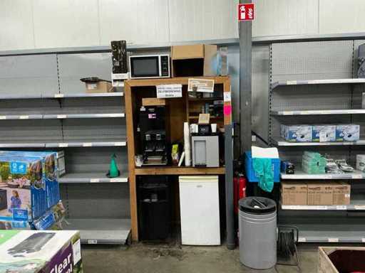 Koffiemeubel met inhoud