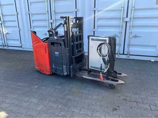 Fenwick-Linde D12HP SP Stacker